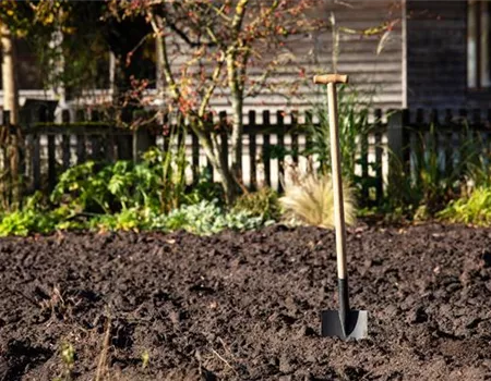 Die richtige Bodenpflege – Grundlage für einen schönen Garten